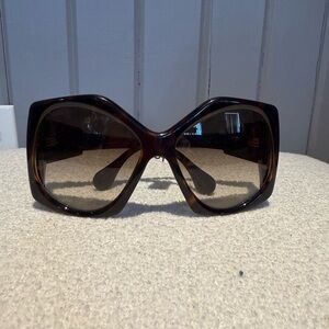 Elegant Brown Sunglasses